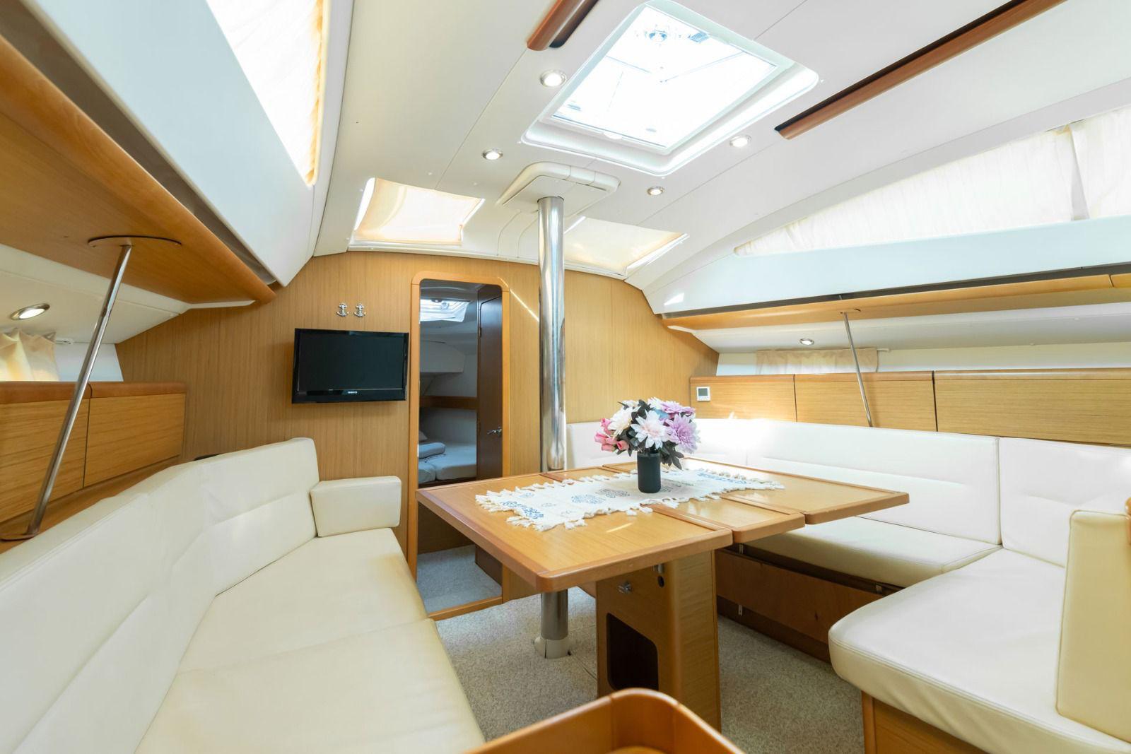 KEMER, Jeanneau 42 SAILBOAT